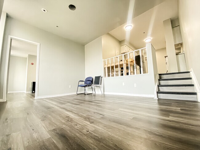 Photo - 302-51 King Street West Brockville Ontario K6V 3P8 Unit 302