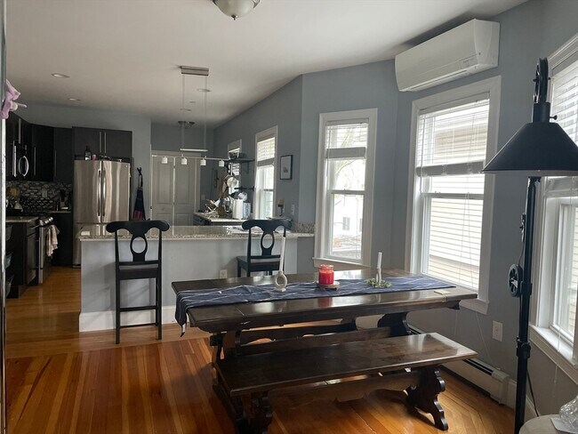 21-23-23 Marion Rd Unit 2