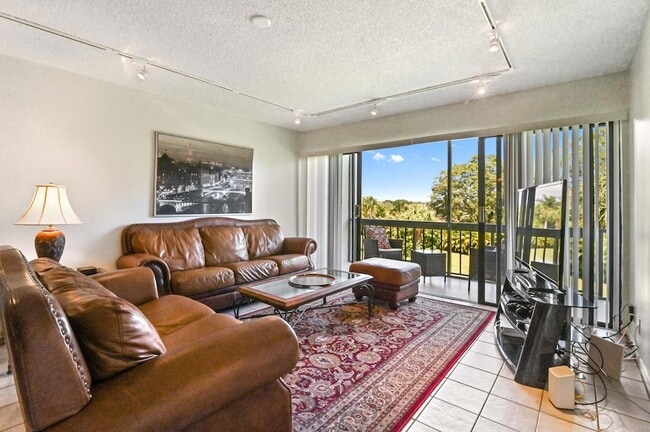 Building Photo - 2500 Presidential Way Unit 302