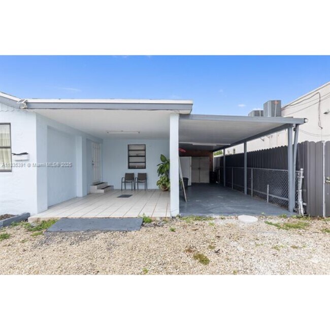 3925 SW 88th Pl