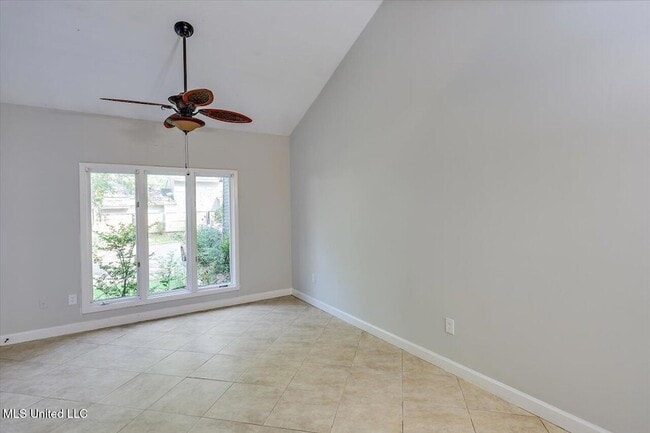 Photo - 200 Woodgreen Dr Unit 2