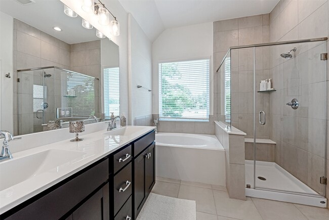 Building Photo - 343 E Coralburst Lp