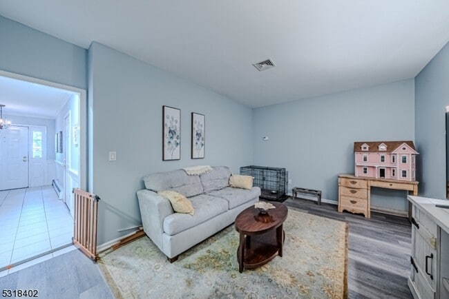 Photo - 6 Magnolia Ln