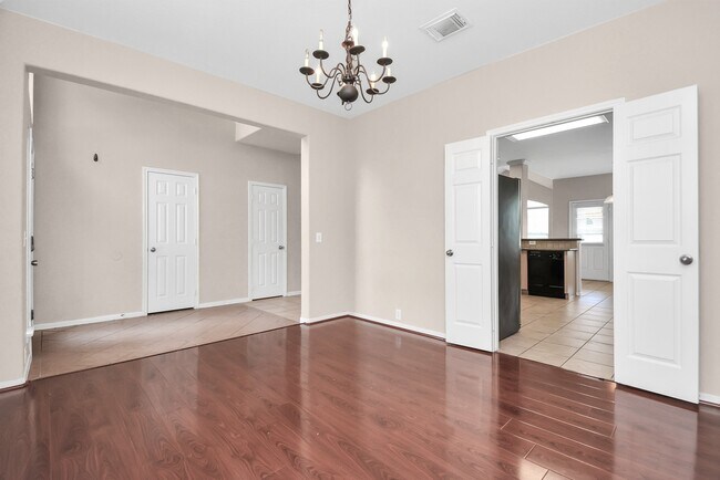 Photo - 8810 Sunforest Ln