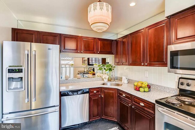 Photo - 2919 Elliott St