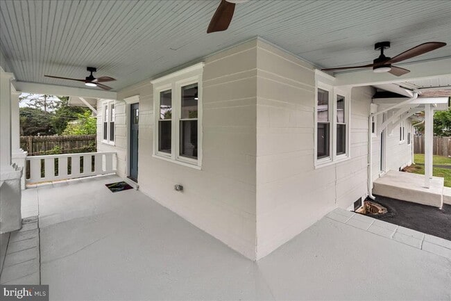 Photo - 315 E Christian St House