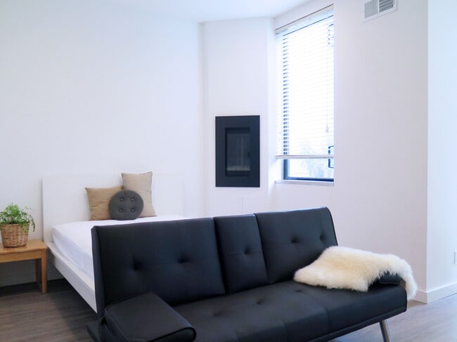 Building Photo - 237 Shipley St Unit 206