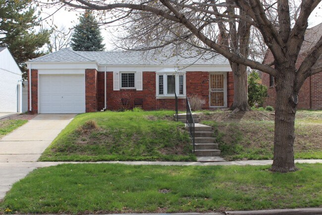 Building Photo - Charming 2 BR/1 BA House in the Hale/Mayfair Neighborhood!