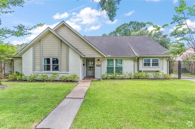 Building Photo - 5747 Rutherglenn Dr Rental