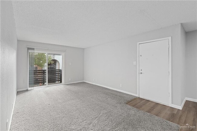 Photo - 16 Barnard Rd Unidad A-13