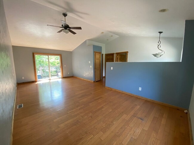 1126-1128 Greenwood - 1126-1128 Greenwood Apartment Unit 1126