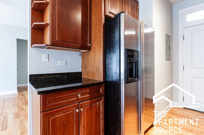 Photo - 736 W Addison St