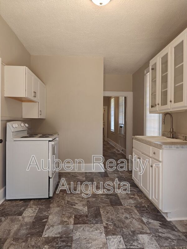 Photo - 1702 Johns Rd