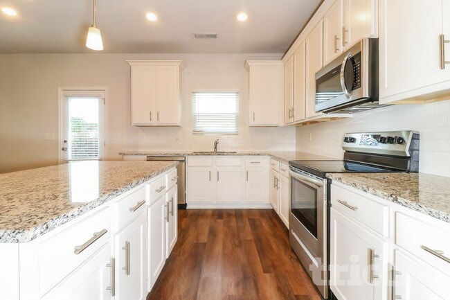 2848 McKenzie Dr