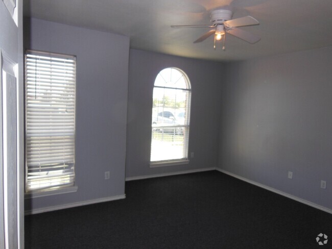 Building Photo - Popular floor plan Rental