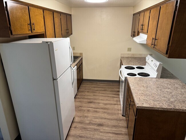 Photo - Large single level 2 bedroom 1 bath duplex in Springfield!