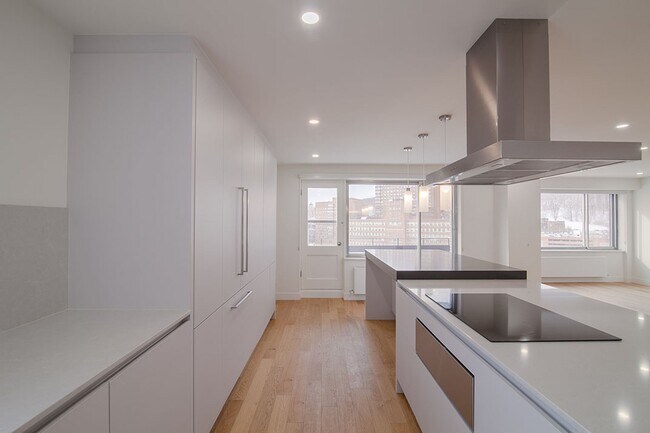 Photo - 3555 Chem. de la Côte-des-Neiges Unit 2014