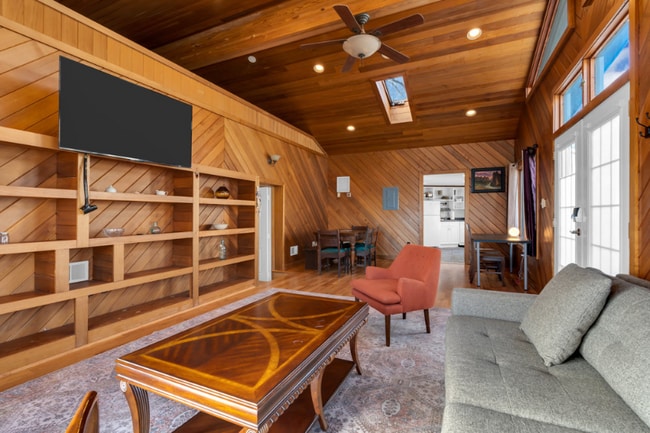 Photo - 51 Laurel Ave