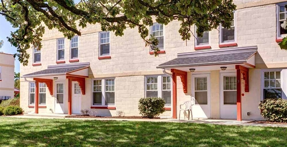 Fairbanks Flats - Fairbanks Flats Townhomes