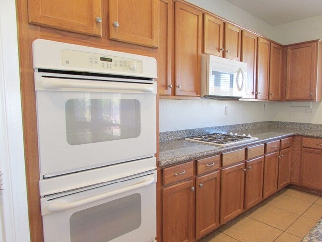 Photo - 722 Bighorn Creek St