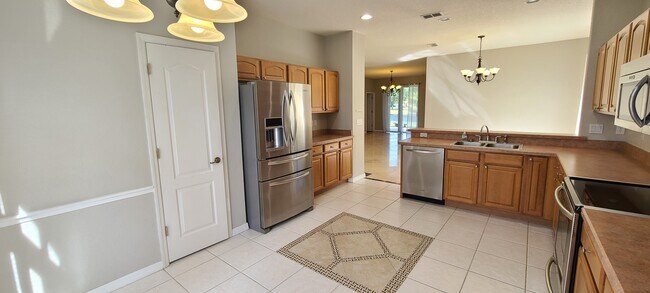 Photo - 825 Wingate Trail