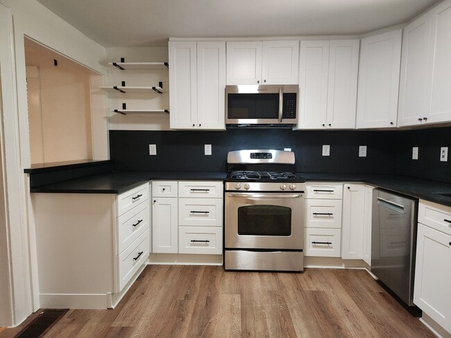 Photo - 1505 Eastland Rd SE
