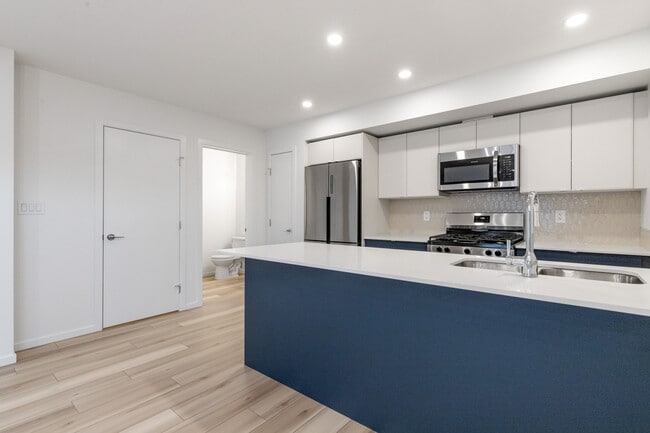 Photo - 16006-16103 103 Ave NW Unit MAIN 16006