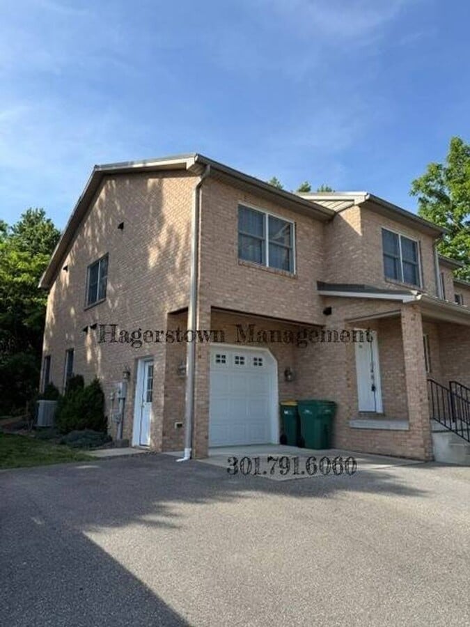 Photo - Lovely Brick Duplex in Smithsburg