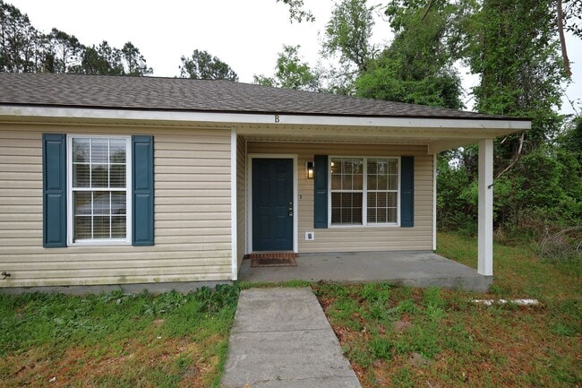 Building Photo - 6127 Vinnie Dr