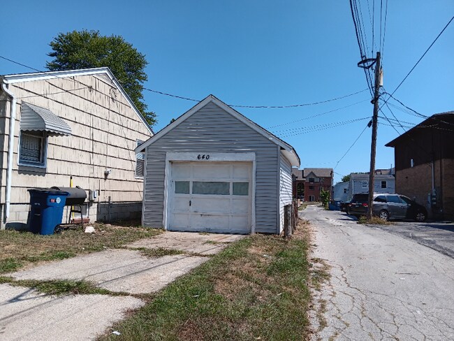 Photo - 640 N Summit St