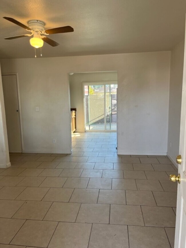 60 Locust St Apt B For Rent in Lemoore, CA