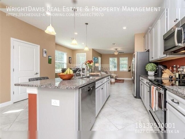 6827 Citrus Creek Ln