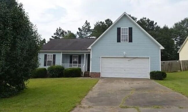 Photo - 310 Hawthorn Dr House