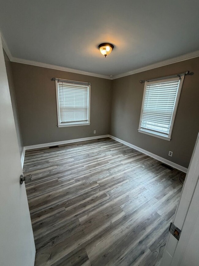 1405 Belmont Dr