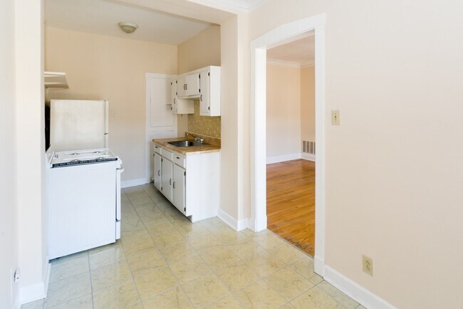 Photo - 2249 W Wilson Ave Unit 112