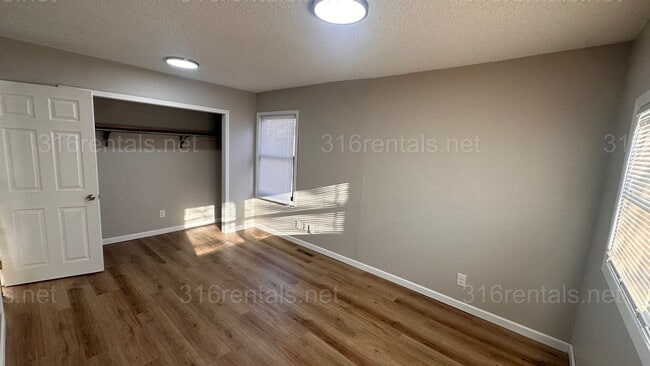 Photo - $1150- 3 bed 1 bath - Single Family Home with a fenced back yard!