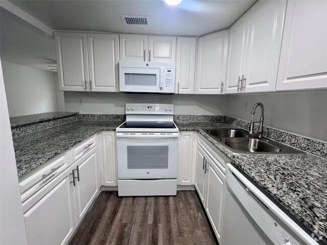 Building Photo - 17350 NW 68th Ave Unit 400-105 Rental