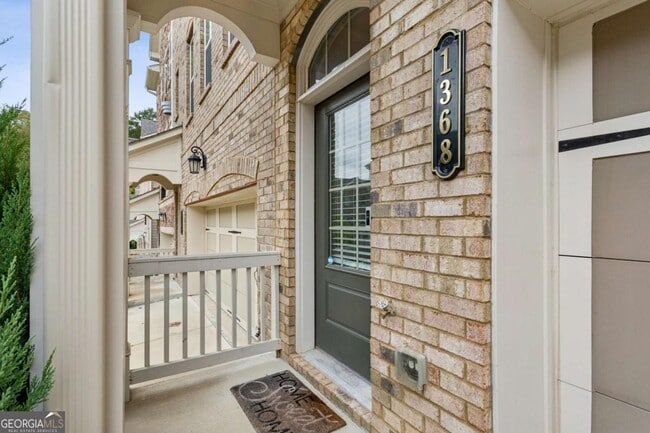 Photo - 1368 Live Oak Ln