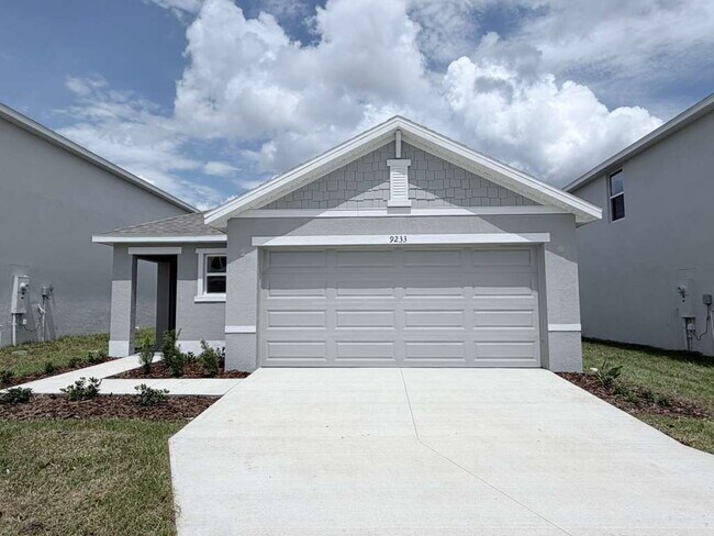 MOVE-IN SPECIAL 2 WEEKS FREE RENT!! NO APPLICATION FEES FOR APPROVED APPLICANTS**Beautiful Brand-...