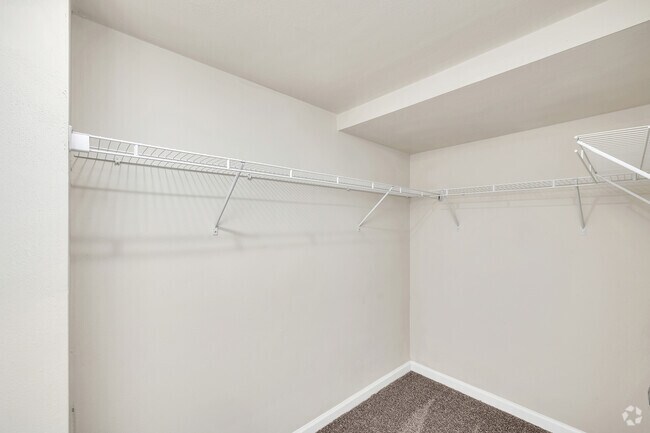 1BR, 1BA - 1,000SF - The Maury - Closet