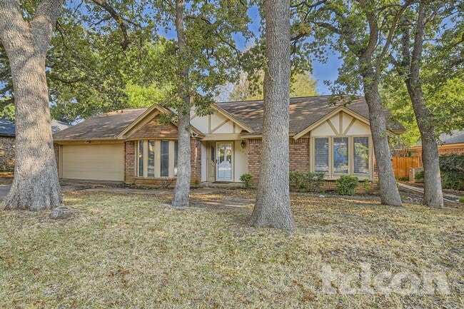 Photo - 736 Highland Crest Dr