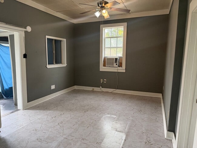 Photo - 1 bedroom, 1 bathroom Home Available in Broussard!