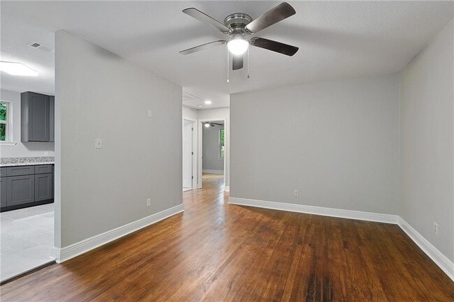 Photo - 57468 Cedar Ave Unidad B