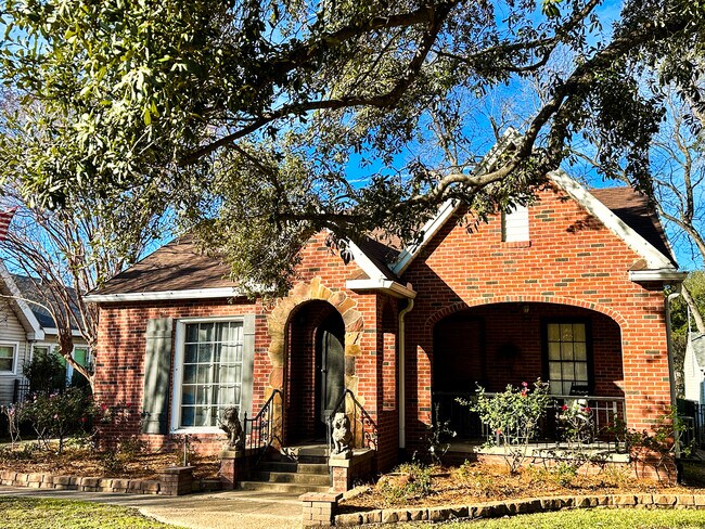 Photo - 528 Ockley Dr