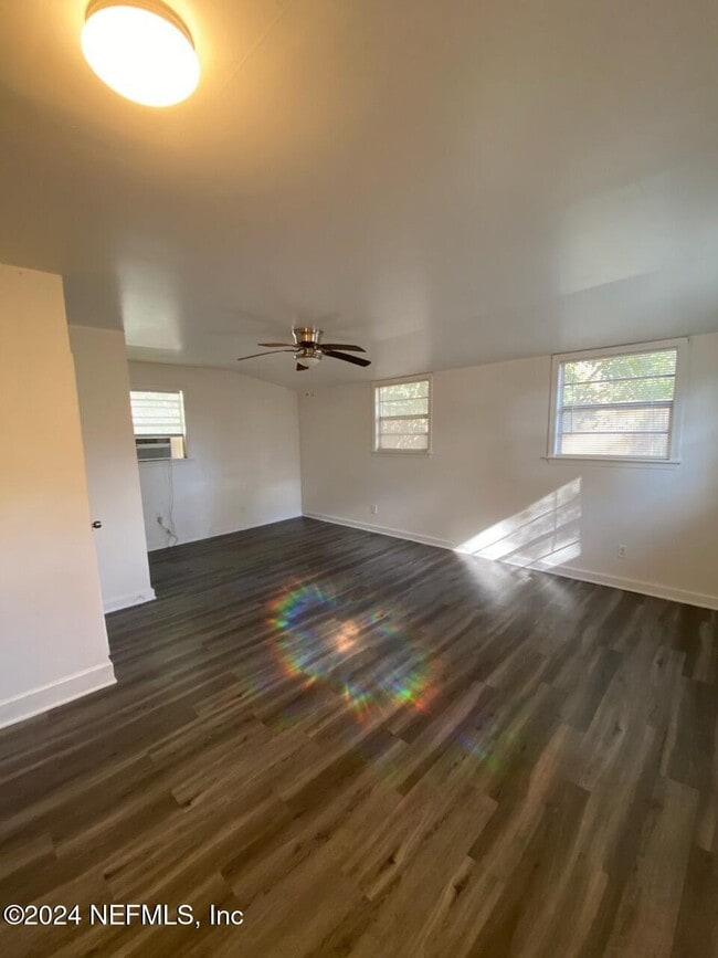 Photo - 4803 Lexington Ave