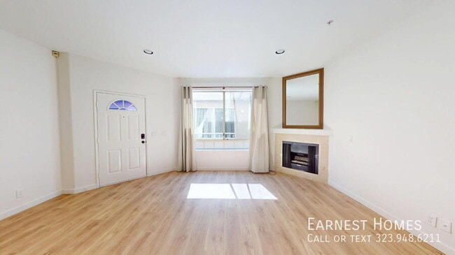Photo - 18347 Saticoy St Unit 31