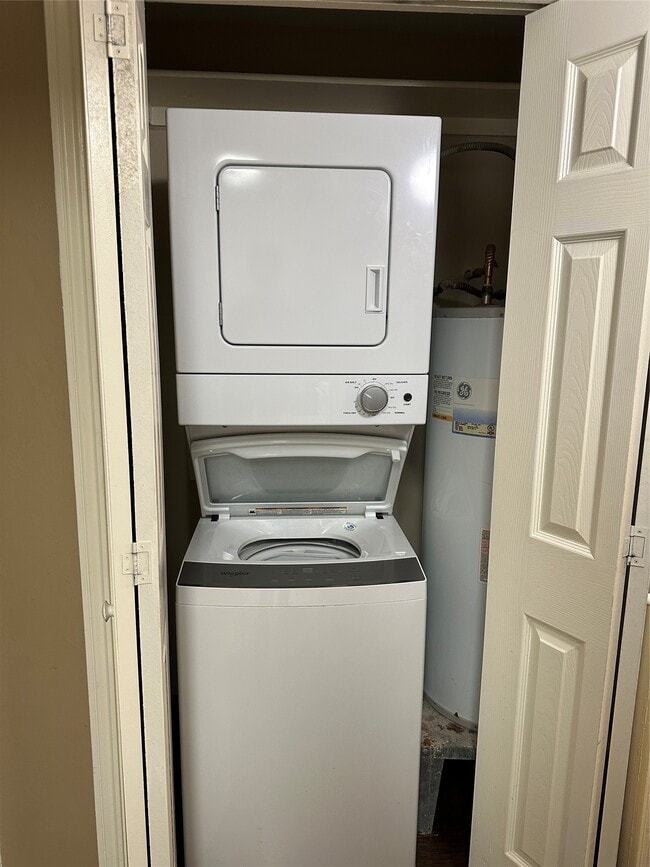 Building Photo - 10161 Oakberry St Unit 93