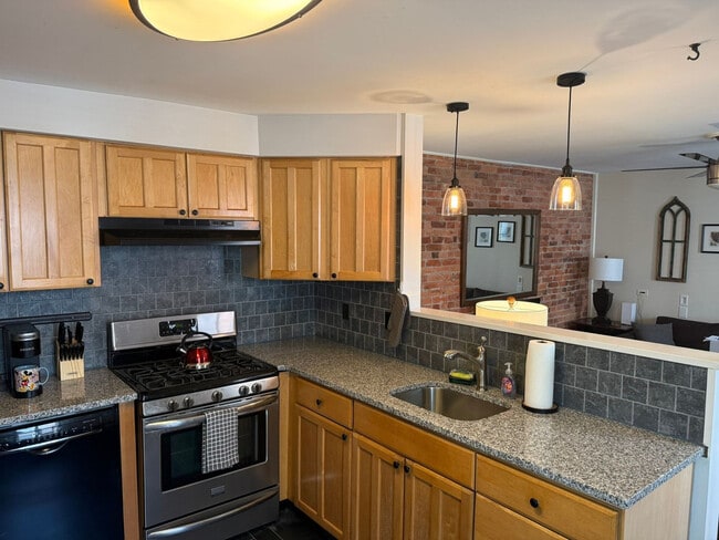 Photo - 39 Thomas Ave Unit ID1322486P