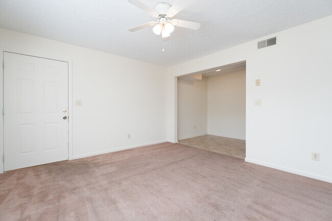 633 Princeton Pkwy Unit 8