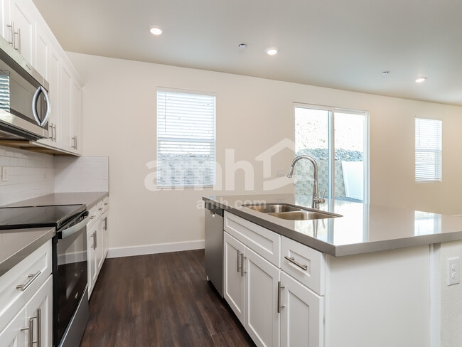 Photo - 6525 Enlightenment Dr